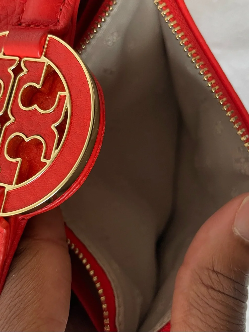 Tory Burch Red Shoulder Bag Logo Pattern Gold Chain Strap Snap Closure